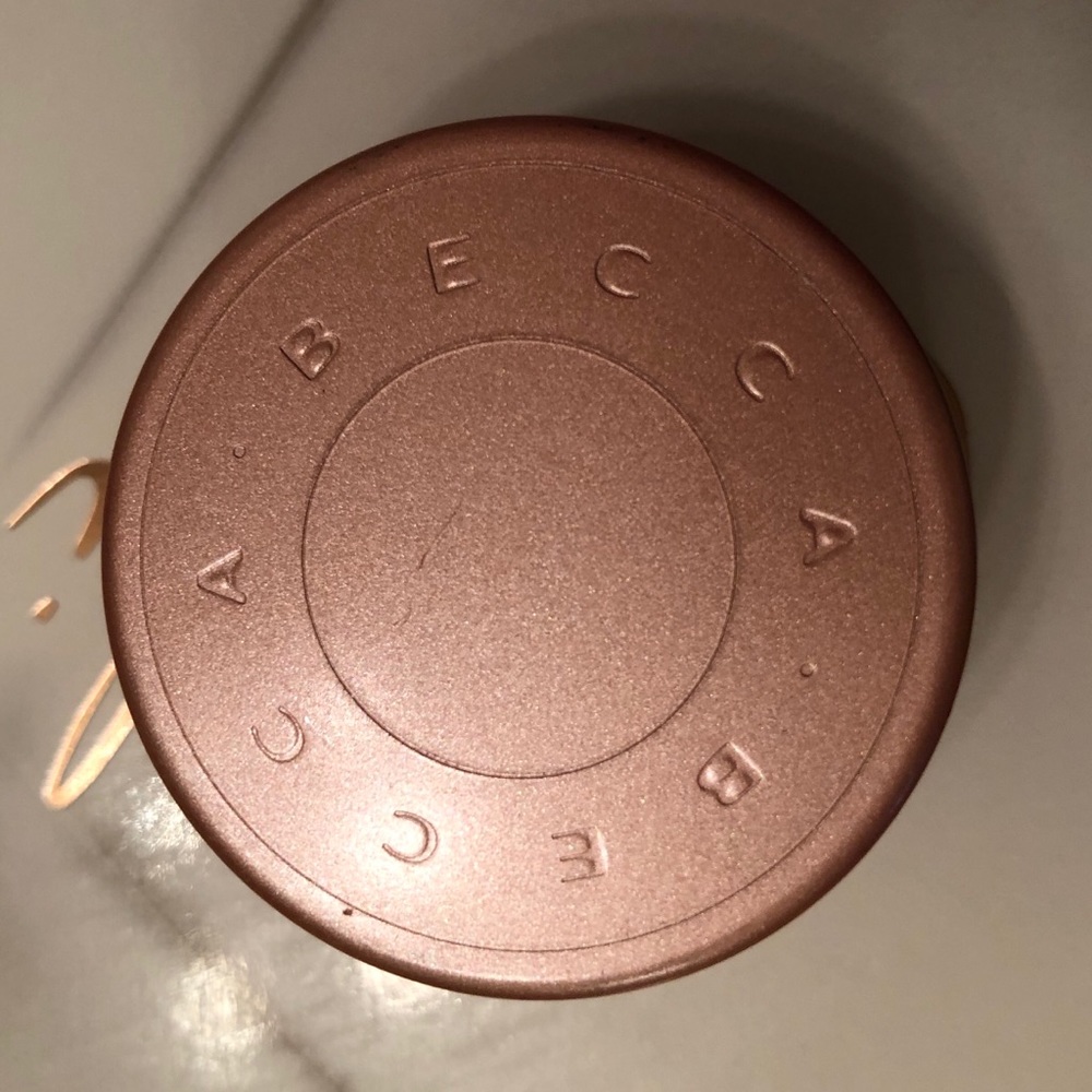 Becca Under Eye Brightening Corrector